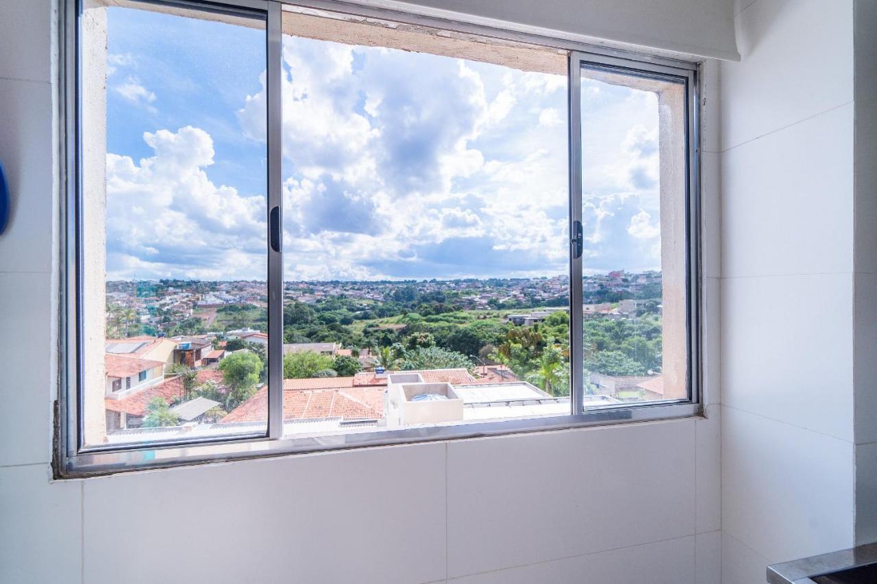 Ap 85M2 , 2Qts Com Suite , Estacionamento, Cozinha Completa , Wi-Fi 500Mb , Jr Catito Brasilia Esterno foto